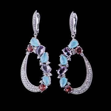 Серебряные серьги с цветными фианитами 121909 Серебряные серьги с цветными фианитами 121909