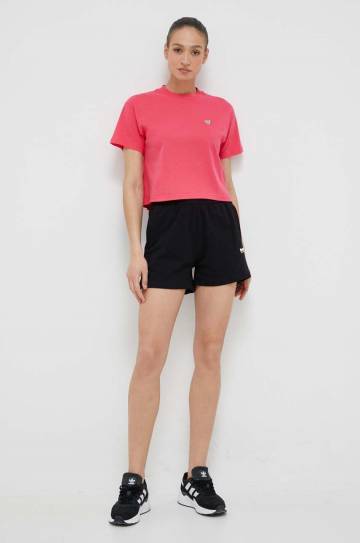 Хлопковые шорты Hummel цвет чёрный однотонные средняя посадка Хлопковые шорты Hummel цвет чёрный однотонные средняя посадка