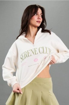 Трикотажна худі half-zip з написом "Serene Club" - кремовий
