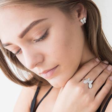 Серебряное кольцо "Бабочка" с фианитами 111724 Серебряное кольцо "Бабочка" с фианитами 111724