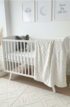 Плед з тисненими сердечками - кремовий