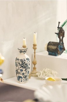 Керамічна ваза з квітковим мотивом - білий