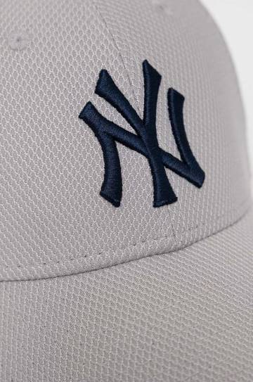 Кепка New Era цвет серый с аппликацией NEW YORK YANKEES Кепка New Era цвет серый с аппликацией NEW YORK YANKEES