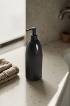 Дозатор для мила 800 ml - чорний