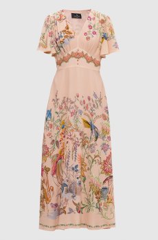 Розовое платье с цветочным принтом