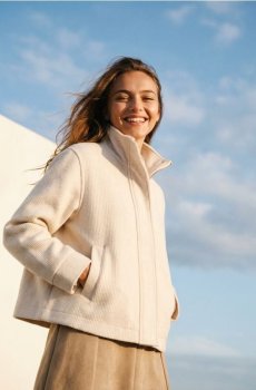 В’язана куртка зі стійкою - нюдовий