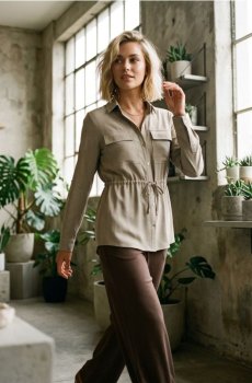 Сорочка з кишенями карго та зав’язкою на талії - темно-зелений