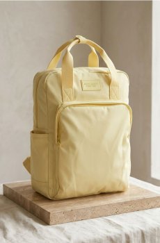 Дорожній нейлоновий рюкзак з кишенею для ноутбука - кремовий