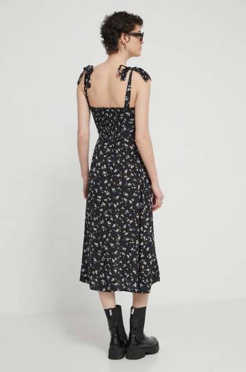 Платье Tommy Jeans цвет чёрный midi расклешённое DW0DW17949 Платье Tommy Jeans цвет чёрный midi расклешённое DW0DW17949