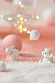 Різдвяна декорація у формі білої ведмедиці - білий