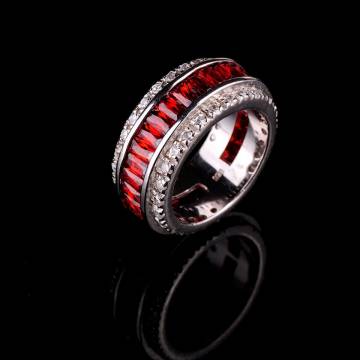 Серебряное кольцо с красными фианитами 11750к Серебряное кольцо с красными фианитами 11750к