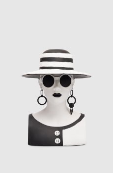 Белая статуэтка Insoliti