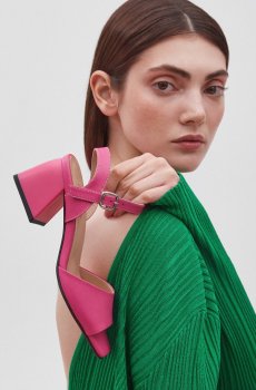 Босоніжки шкіряні фуксія Estro ER00112820