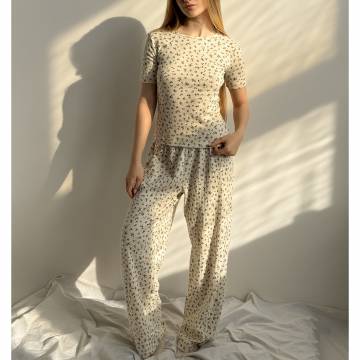 Футболка Miso рибана, молочная в синий цветочек, размер M (14406) Футболка Miso рибана, молочная в синий цветочек, размер M (14406)