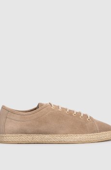 Коричневые замшевые кроссовки с эмблемой