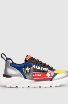 Детские кроссовки с нашивками логотипа