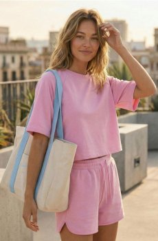 Комфортна блуза з коротким рукавом з домішкою віскози - рожевий