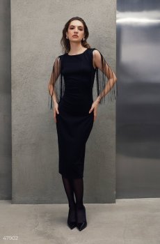 Чорна сукня міді з бахромою