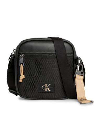 Calvin Klein Jeans Плоска сумка Tagged Square Camera Bag18 K50K511779 Чорний Calvin Klein Jeans Плоска сумка Tagged Square Camera Bag18 K50K511779 Чорний