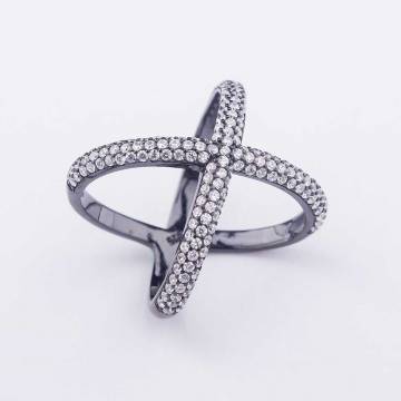 Серебряное кольцо с фианитами 111815 Серебряное кольцо с фианитами 111815