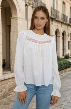 Блузка з воланами та мереживною вставкою - білий