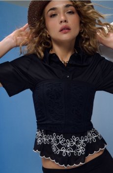 Бавовняна сорочка з вишитим краєм - чорний