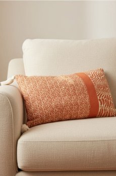 Декоративна подушка з китицями - помаранчевий