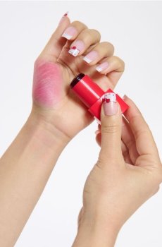 Рум’яна у стіку Hello Kitty - яскраво-рожевий