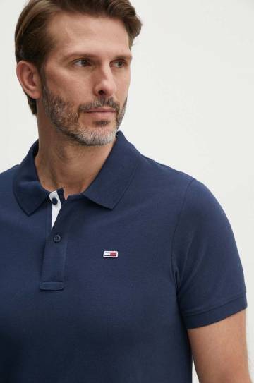 Хлопковое поло Tommy Jeans цвет синий однотонный DM0DM15370 Хлопковое поло Tommy Jeans цвет синий однотонный DM0DM15370