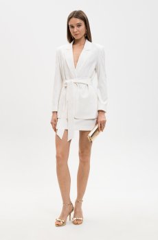 Жакет цвета айвори на запах с вышивкой