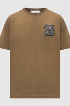 Коричневая футболка с принтом