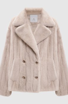 Бежевая двубортная шуба из меха норки