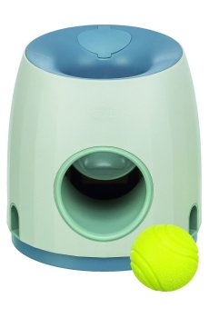 Игрушка для собак Trixie Dog Activity Ball And Treat, 17*18 см (32009)