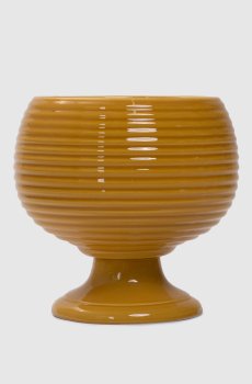 Желтое кашпо из керамики