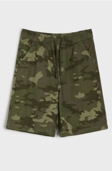 Джинсові шорти з камуфляжним принтом - зелений