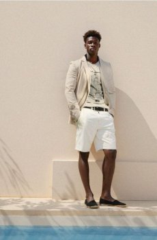 Футболка з принтом - нюдовий