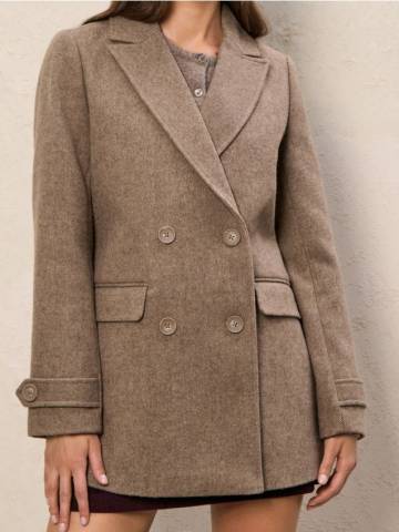 Двобортне пальто класичного фасону - бежевий