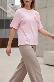 Футболка з домішкою бавовни з 3D аплікацією - пастельний рожевий