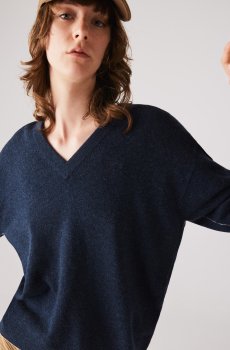 Lacoste светр жіночий з V-вирізом