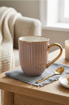 Керамічна чашка із золотою облямівкою та ручкою - рожевувато-ліловий