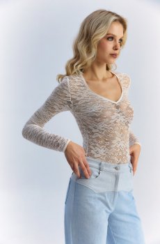 Молочний мереживний боді з довгим рукавом