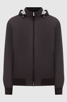 Коричневая куртка с капюшоном