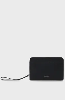 Мужская черная кожаная борсетта FOIL EMBOSS POUCH Черный ONESIZE Calvin Klein LV04D1153G