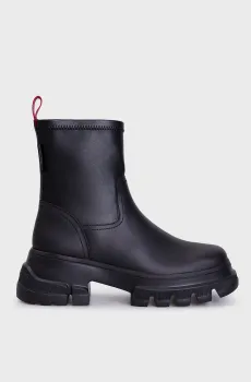 Женские черные полусапоги TJW CHUNKY CHELSEA BOOT MIX MAT Черный 39 Tommy Jeans EN0EN02555