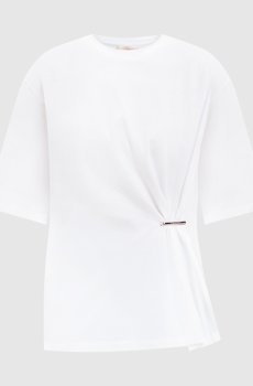 Белая футболка с драпировкой
