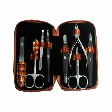 Маникюрный набор Zauber 16,0*8,5*2,5(ZBR 018) Маникюрный набор Zauber 16,0*8,5*2,5(ZBR 018)