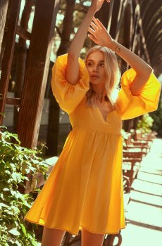 Сукня з натуральної бавовни з обємними рукавами