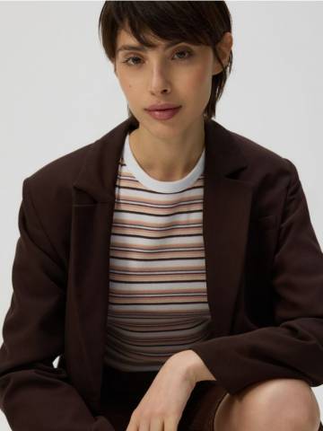 Reserved - Приталена смугаста футболка - коричневий - 416FS-88X