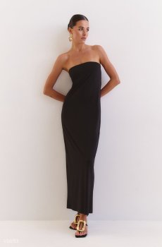 Чорна сукня-бандо з відкритими плечами