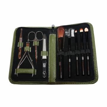 Маникюрный набор Zauber 18,0*11,0*2,5 (ZBR 050) Маникюрный набор Zauber 18,0*11,0*2,5 (ZBR 050)